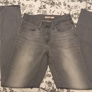 Levi’s Mid-rise gray wash skinny jeans, 27